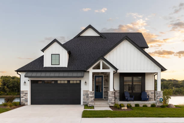 Best Roof Moss and Algae Removal  in Mayville, MI